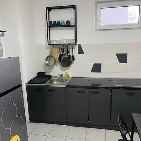 Suit 41 Apartment *